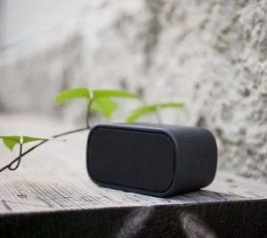 Boxa portabila rezistenta