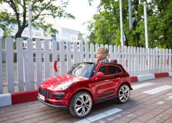 Cea mai bună mașinuță electrică pentru copii