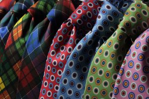 Modele cravate culori si imprimeuri diverse