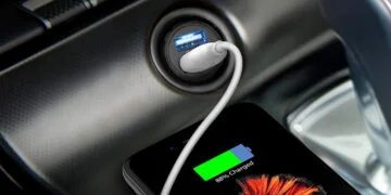 Cel mai bun incarcator auto usb