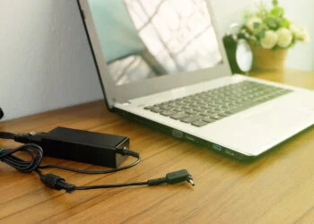 Cel mai bun incarcator pentru laptop