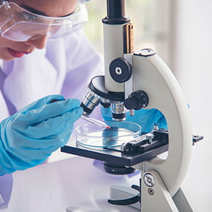 Microscop biologic de laborator