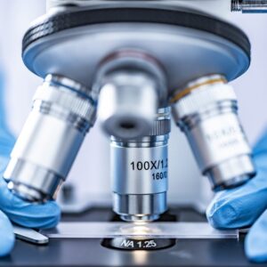 Microscop biologic de inalta precizie