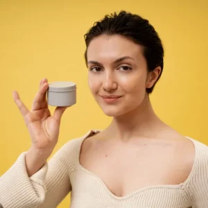 Aplicare crema pete pigmentare