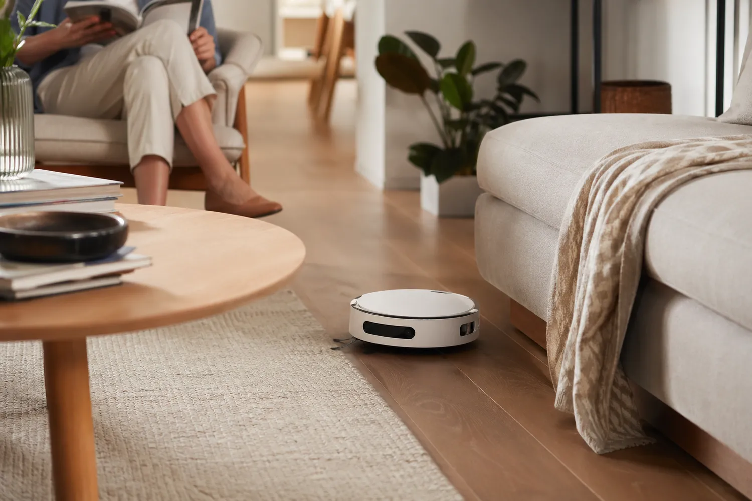 Aspirator robot într-un apartament mic