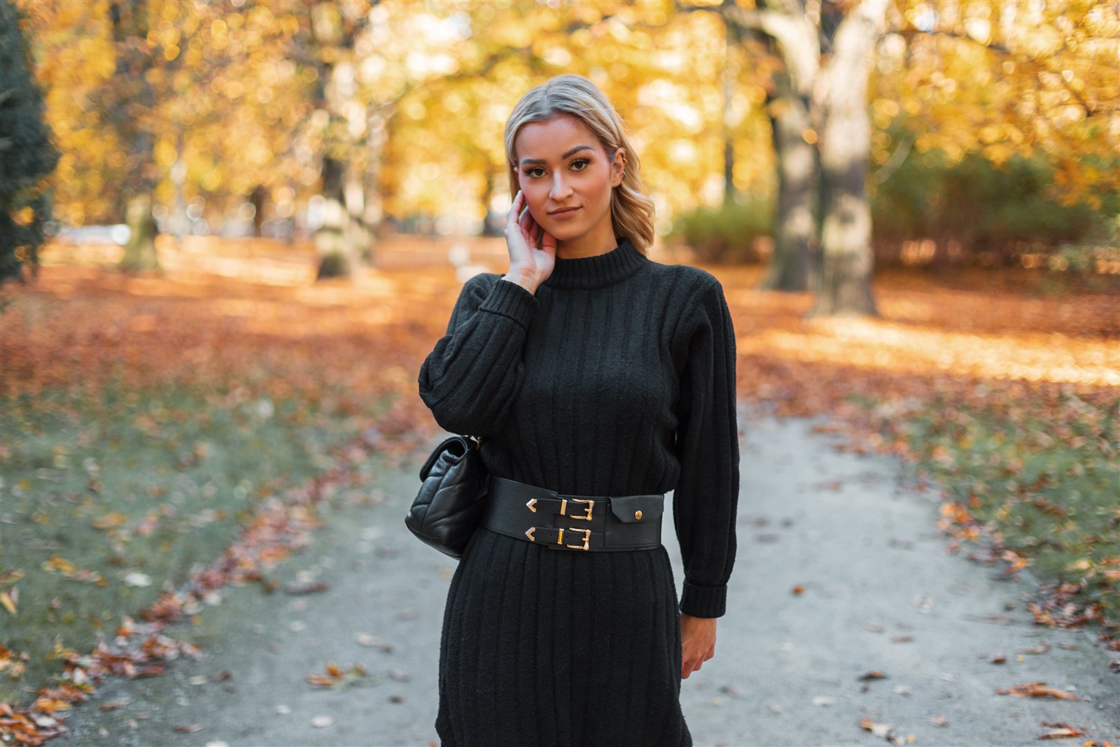 Cum alegi o rochie tricotată care să nu te îngroașe Cum alegi o rochie tricotată care să nu te îngroașe
